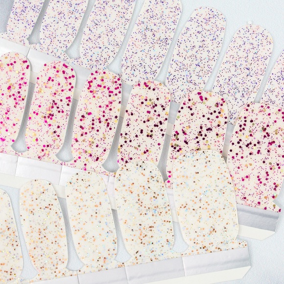 Color Street Pink Peppercorn - Picture 3 of 3